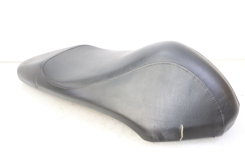 photo de SELLE PEUGEOT KISBEE 2T 50 (2010 - 2017)