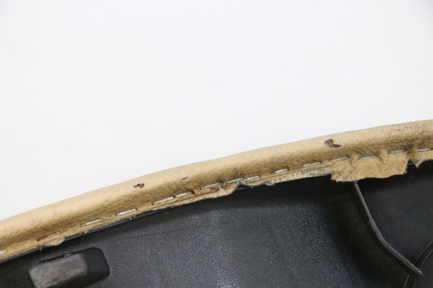 photo de SELLE PEUGEOT KISBEE 2T 50 (2010 - 2017) - Primo piano tecnico