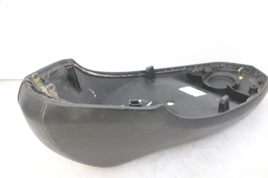 photo de SELLE PEUGEOT KISBEE 4T 50 (2018 - 2022)