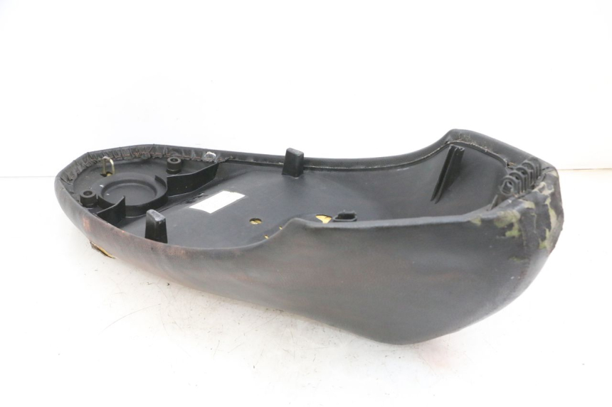 photo de SELLE PEUGEOT KISBEE 4T 50 (2010 - 2017)