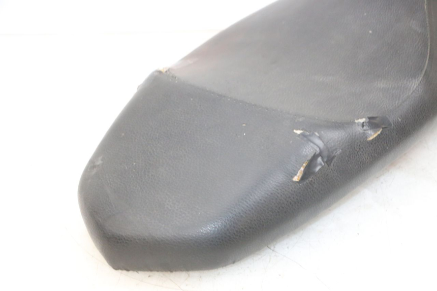 photo de SELLE PEUGEOT KISBEE 4T 50 (2010 - 2017)