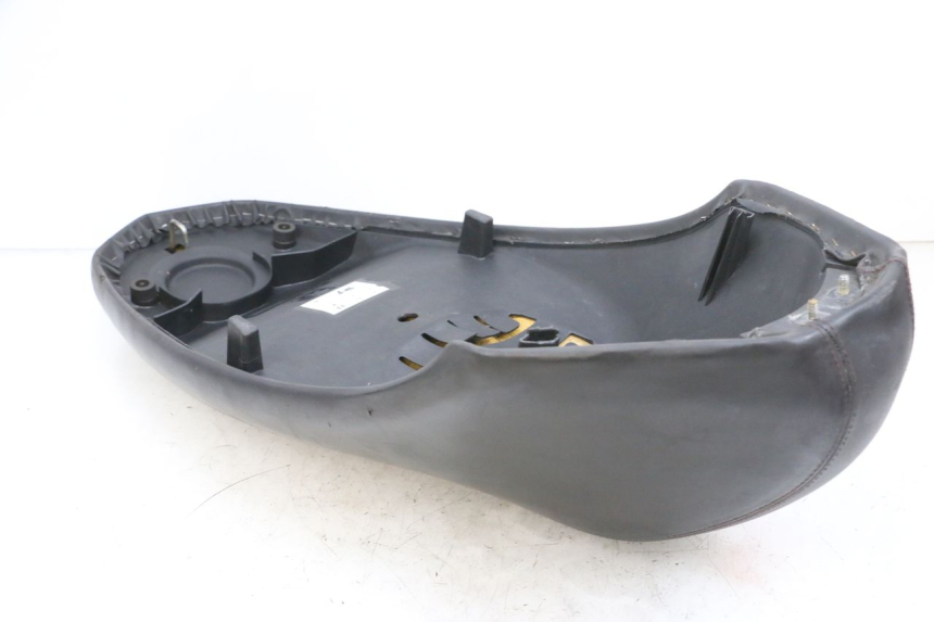 photo de SELLE PEUGEOT KISBEE 4T 50 (2018 - 2022) - Zoom sui componenti