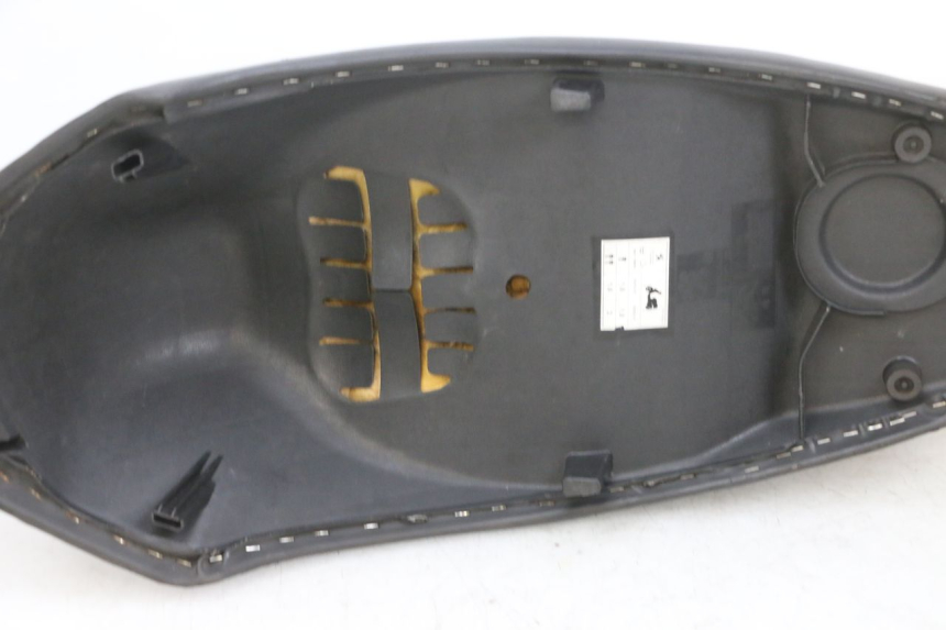 photo de SELLE PEUGEOT KISBEE 4T 50 (2018 - 2022) - Foto prodotto supplementare