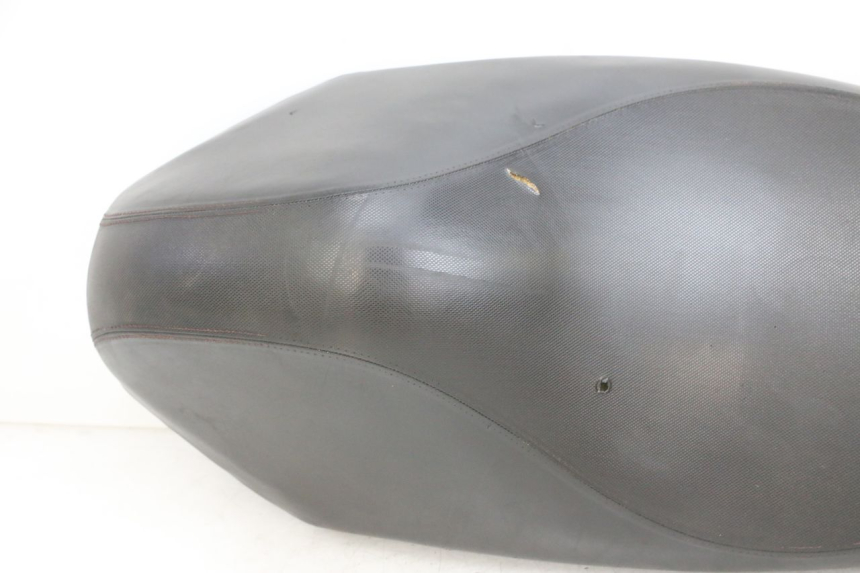 photo de SELLE PEUGEOT KISBEE 4T 50 (2018 - 2022) - Panoramica del profilo