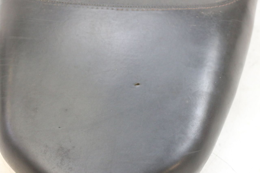 photo de SELLE PEUGEOT KISBEE 4T 50 (2018 - 2022) - Dettagli dei punti di fissaggio