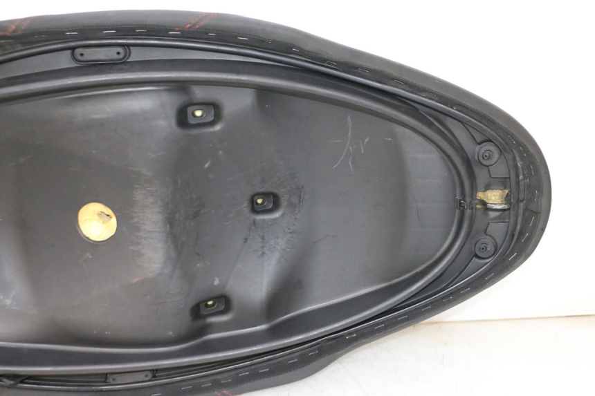 photo de SELLA PIAGGIO MP3 HPE 300 (2019 - 2026) - Altra vista dell'articolo