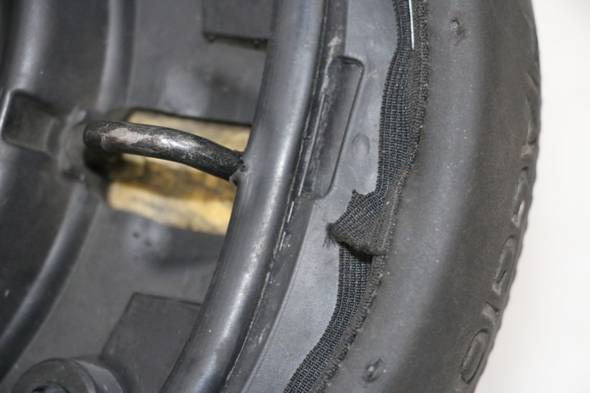 photo de SELLA PIAGGIO MP3 HPE 300 (2019 - 2026) - Zoom sullo stato d'uso