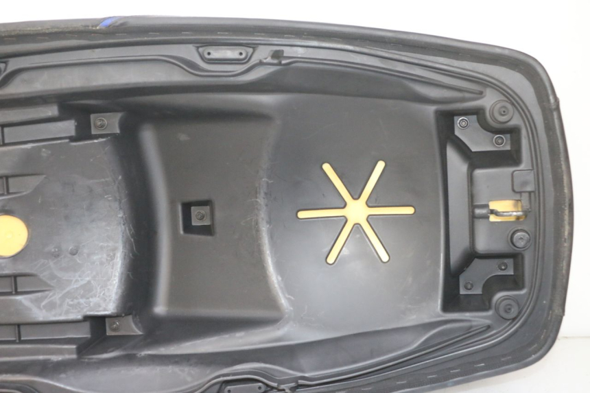 photo de SELLA PIAGGIO MP3 500 (2016 - 2018) - Dettagli dei punti di fissaggio