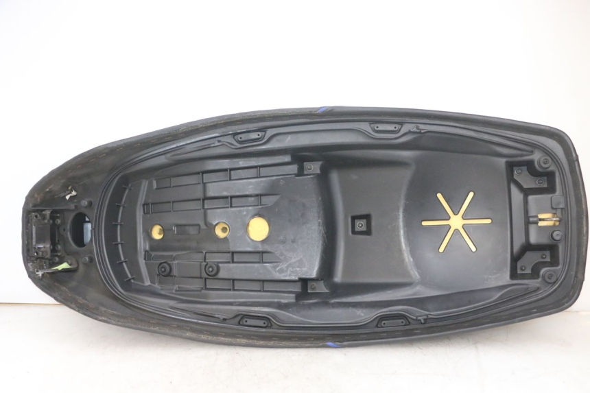 photo de SELLA PIAGGIO MP3 500 (2016 - 2018) - Marcature e riferimenti originali