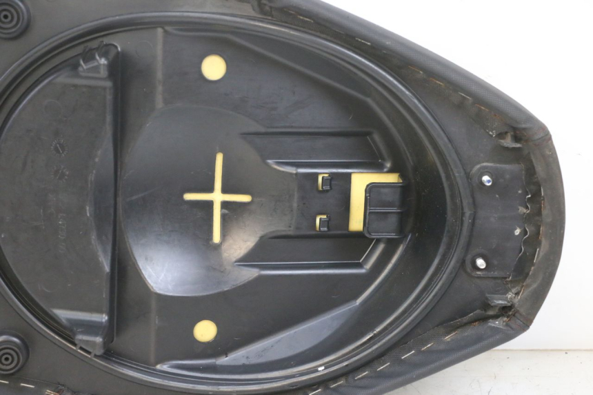 photo de SELLE YAMAHA NEOS NEO'S 4T 50 (2008 - 2016) - Zoom sui componenti