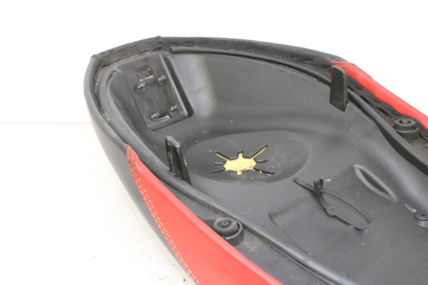 photo de SELLE PIAGGIO NEW TYPHOON 50 (2018 - 2021) - Ispezione visiva dettagliata