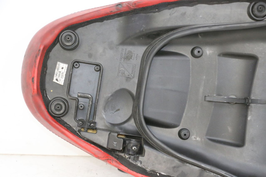 photo de SELLE PIAGGIO NEW TYPHOON 50 (2018 - 2021) - Dettaglio del componente