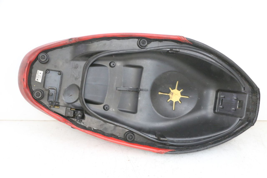 photo de SELLE PIAGGIO NEW TYPHOON 50 (2018 - 2021) - Zoom sullo stato d'uso