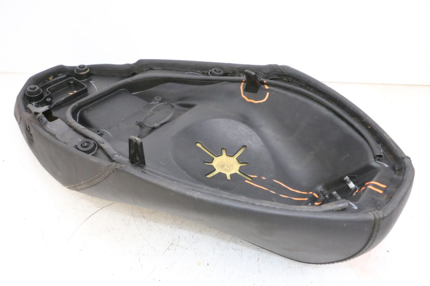 photo de SELLE PIAGGIO NEW TYPHOON 50 (2018 - 2021) - Ispezione visiva dettagliata