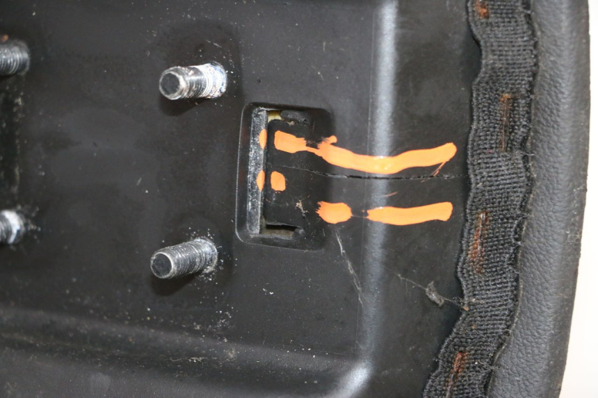 photo de SELLE PIAGGIO NEW TYPHOON 50 (2018 - 2021) - Dettaglio del componente