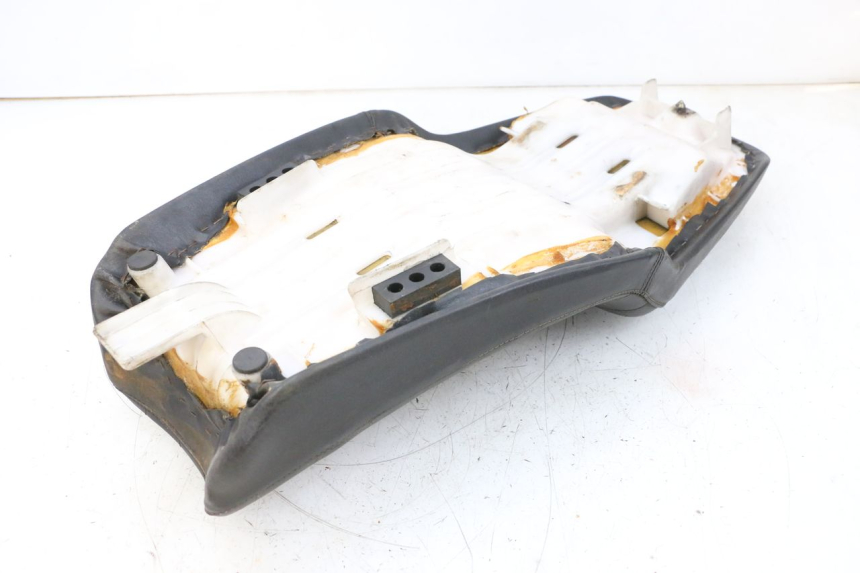 photo de SELLA HONDA NSR R 125 (1994 - 2003) - Dettagli dei punti di fissaggio