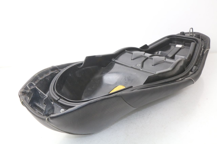 photo de SELLE HONDA PCX (JF47) 125 (2012 - 2013) - Dettagli dei punti di fissaggio