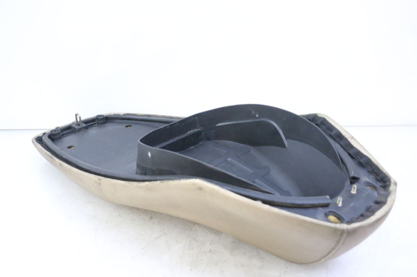 photo de SELLE PEUGEOT BELVILLE 125 (2017 - 2021)