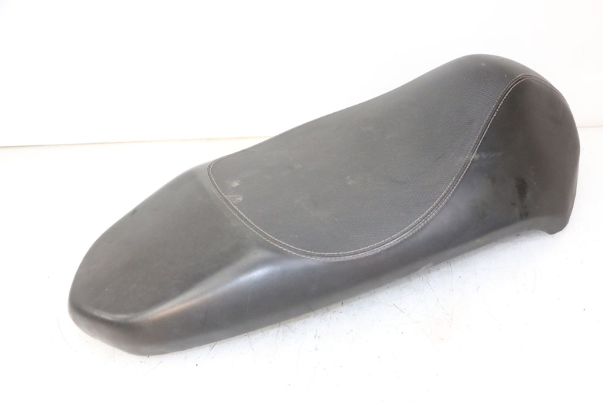 photo de SELLE PEUGEOT KISBEE 2T 50 (2010 - 2017)