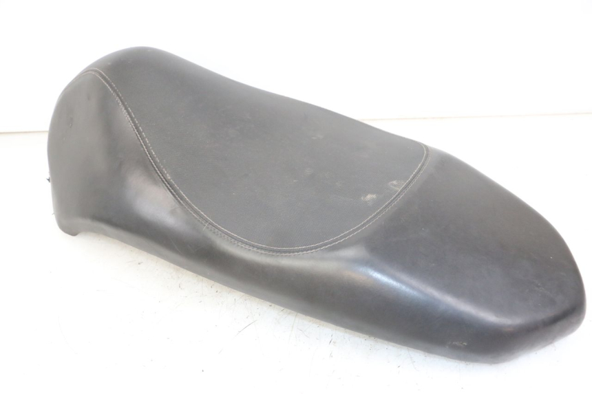 photo de SELLE PEUGEOT KISBEE 2T 50 (2010 - 2017)