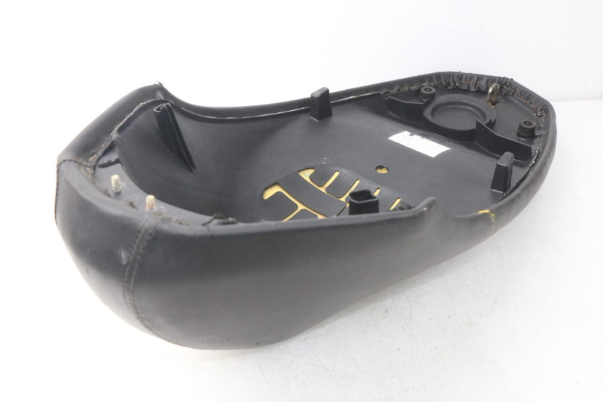 photo de SELLE PEUGEOT KISBEE 4T 50 (2010 - 2017)