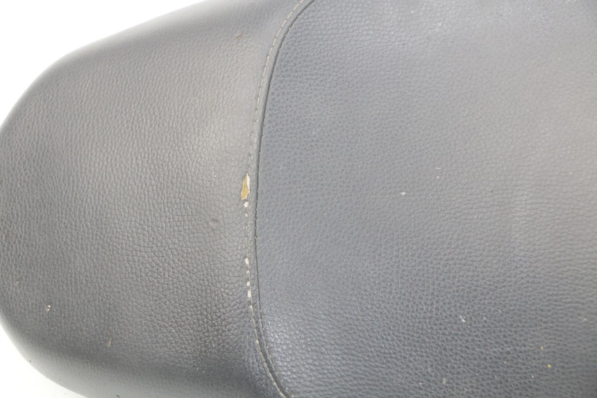 photo de SELLE PEUGEOT KISBEE 4T 50 (2010 - 2017)