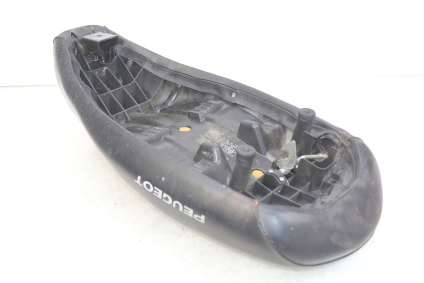 photo de SELLE PEUGEOT LUDIX 50 (2005 - 2007)