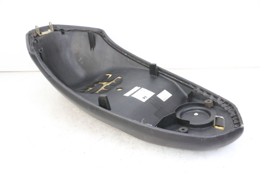 photo de SELLE PEUGEOT STREETZONE 4T 50 (2018 - 2023)