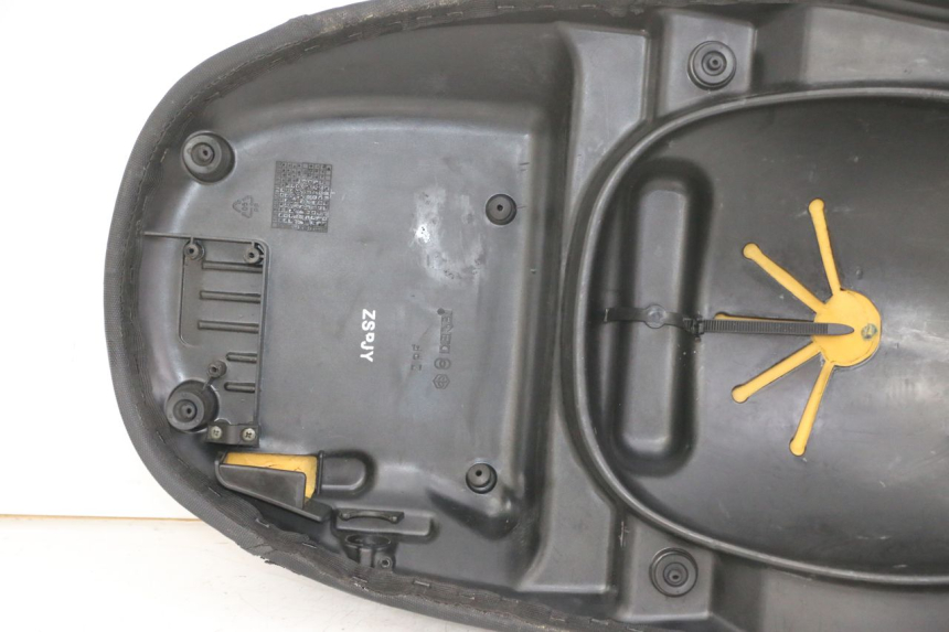 photo de SELLE PIAGGIO FLY 2T 50 (2004 - 2017)