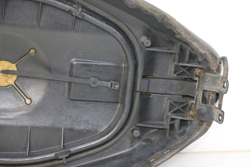 photo de SELLA PIAGGIO VESPA LX IE 125 (2010 - 2012)