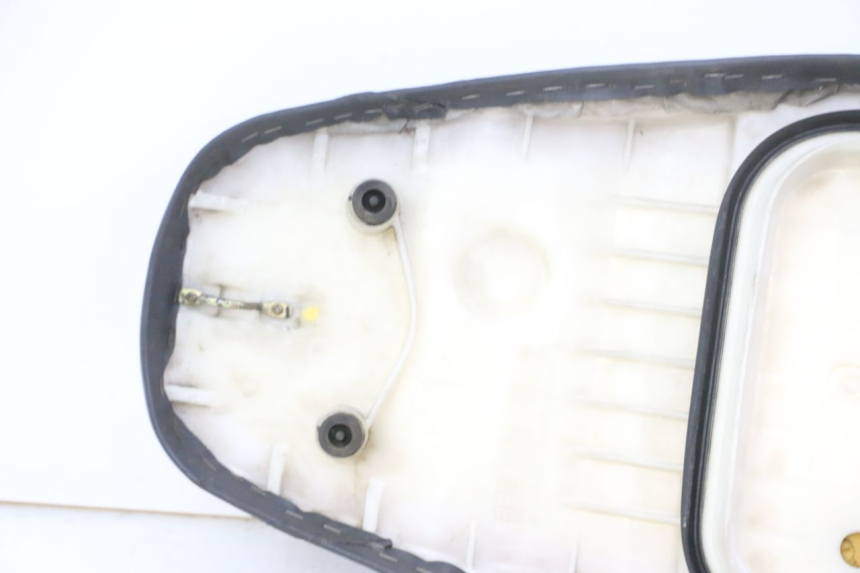 photo de SELLE HONDA SCV LEAD 100 (2003 - 2007)