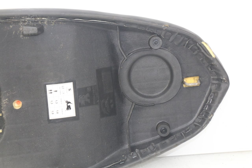 photo de SELLE PEUGEOT STREETZONE 4T 50 (2018 - 2023)