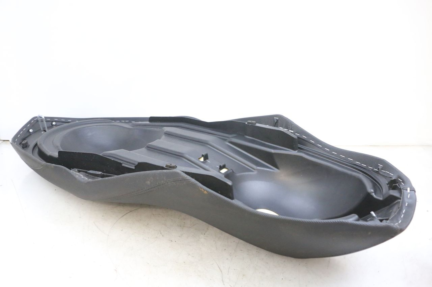 photo de SELLA YAMAHA TRICITY 300 (2020 - 2024) - Dettagli dei punti di fissaggio