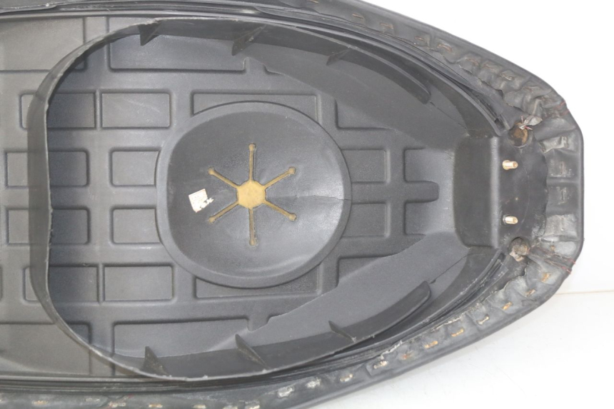 photo de SELLE PEUGEOT TWEET 4T 50 (2010 - 2014)