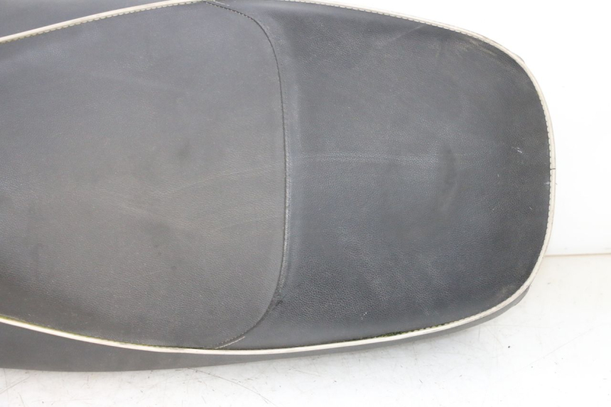 photo de SELLA PIAGGIO VESPA GTS SUPER IE 125 (2009 - 2016) - Panoramica del profilo