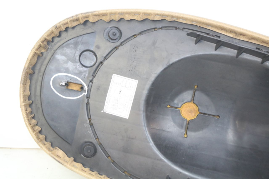 photo de SELLE PEUGEOT VIVACITY NEW 4T 50 (2008 - 2017)