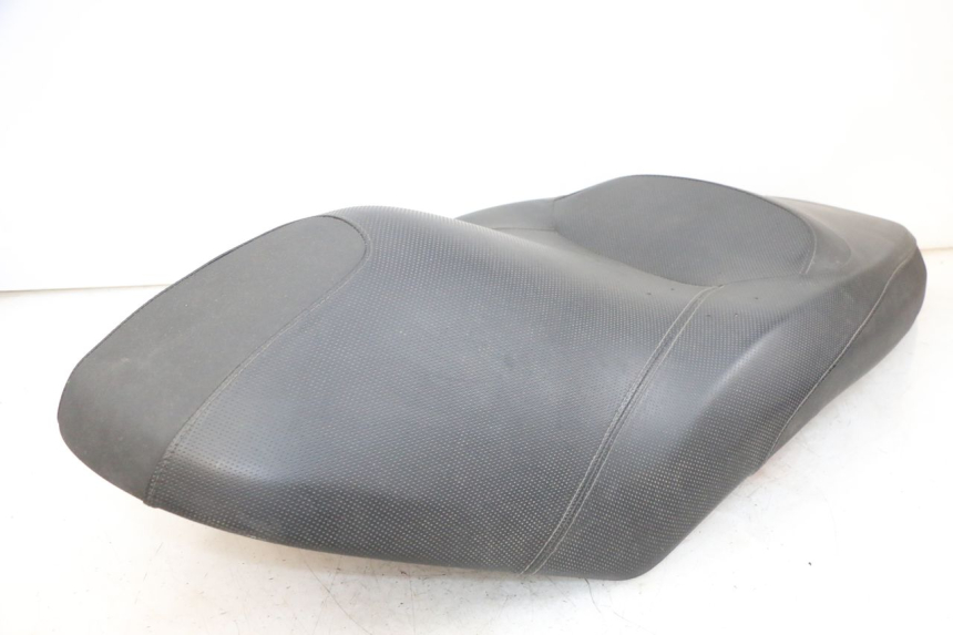 photo de SELLE YAMAHA XMAX X-MAX 125 (2006 - 2009) - Zoom sui componenti