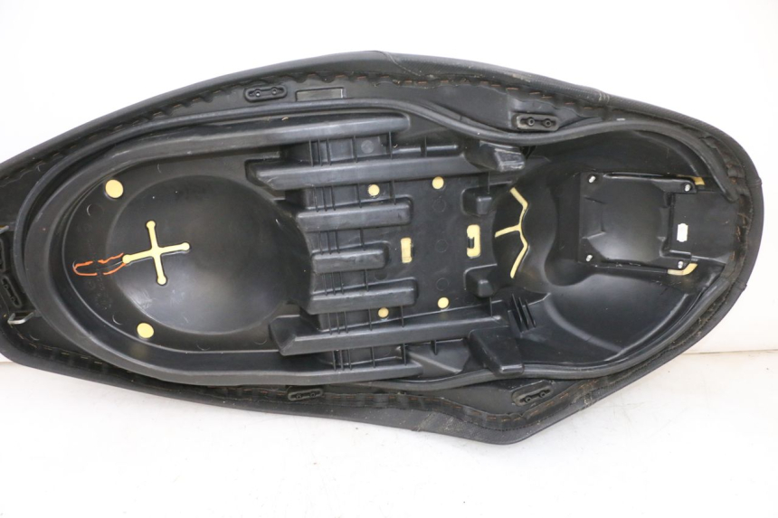 photo de SELLE YAMAHA XMAX X-MAX 125 (2006 - 2009) - Angolazione alternativa