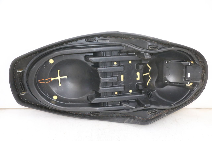 photo de SELLE YAMAHA XMAX X-MAX 125 (2006 - 2009) - Dettaglio del componente