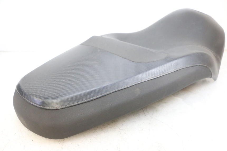 photo de SELLE YAMAHA XMAX X-MAX 125 (2006 - 2009) - Caratteristiche distintive