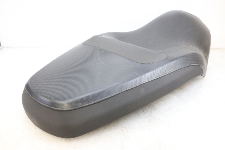 photo de SELLE YAMAHA XMAX X-MAX 125 (2006 - 2009) - Dettagli dei punti di fissaggio