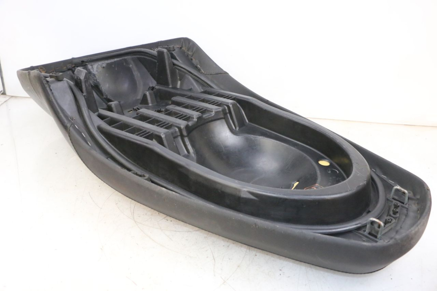 photo de SELLE YAMAHA XMAX X-MAX 125 (2006 - 2009) - Ispezione visiva dettagliata