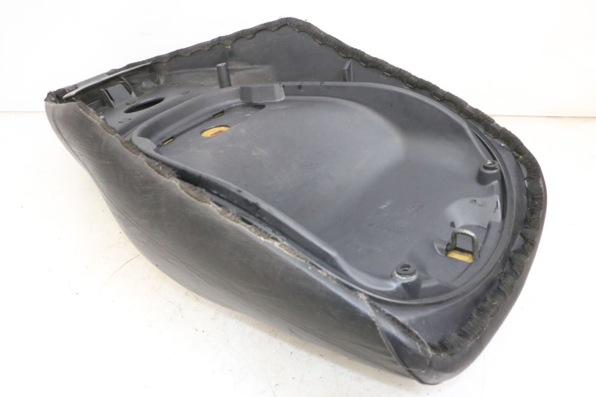 photo de SELLE PIAGGIO X8 125 (2004 - 2007) - Stato della superficie e materiale