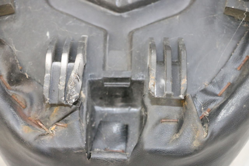 photo de SELLA KYMCO ZING 125 (1997 - 2003) - Dettagli dei punti di fissaggio