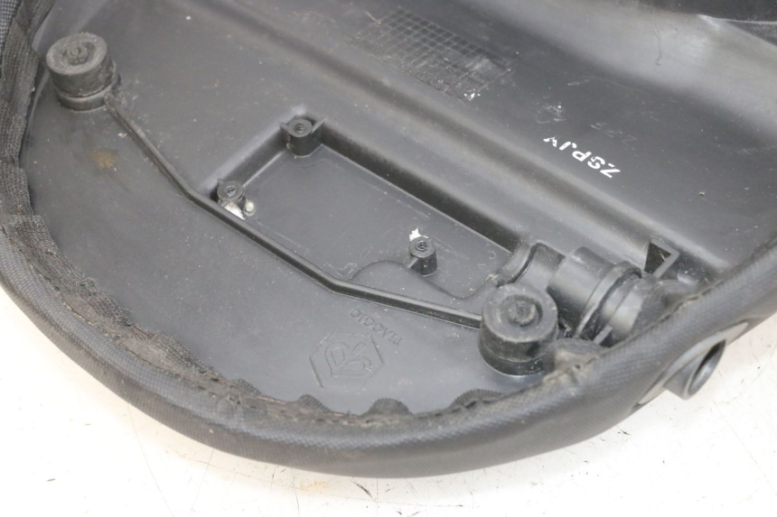 photo de SELLE PIAGGIO ZIP 4T 50 (2018 - 2020) - Stato della superficie e materiale
