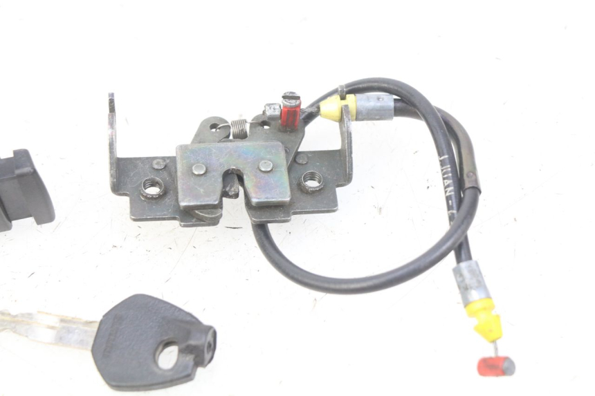 photo de SERRATURA SELLA SUZUKI UH BURGMAN 125 (2002 - 2006)