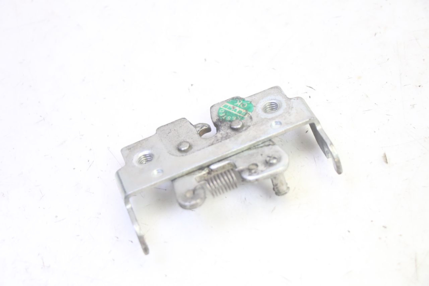 photo de Serratura sella SUZUKI BURGMAN 125 (2007 - 2014) - Altra angolazione