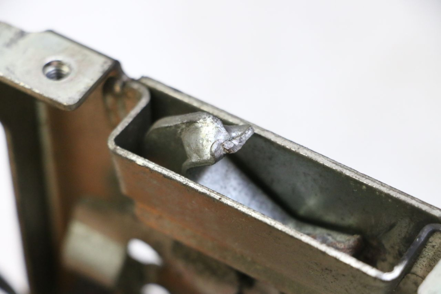 photo de SERRATURA SELLA HONDA FES S-WING SWING ABS 125 (2007 - 2015) - Altra angolazione