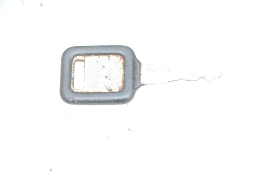 photo de SERRATURA SELLA KAWASAKI GPX R WARBIRD 600 (1988 - 1993) - Dettagli dei punti di fissaggio