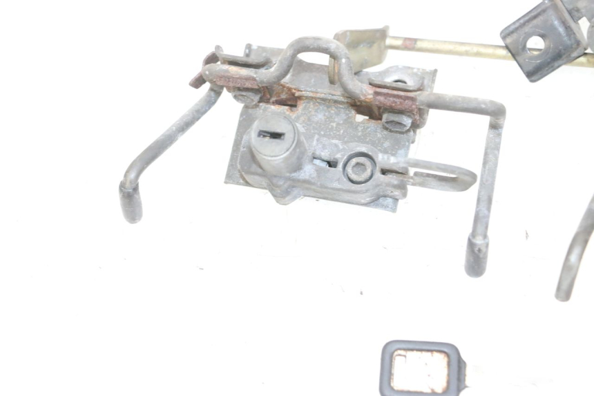 photo de SERRATURA SELLA KAWASAKI GPX R WARBIRD 600 (1988 - 1993) - Ricambio usato controllato